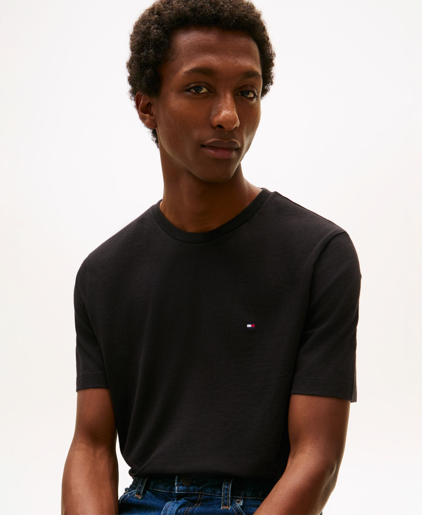 Мужская футболка Tommy Hilfiger Essential Regular-Fit, цвет: Чёрный — фото 3