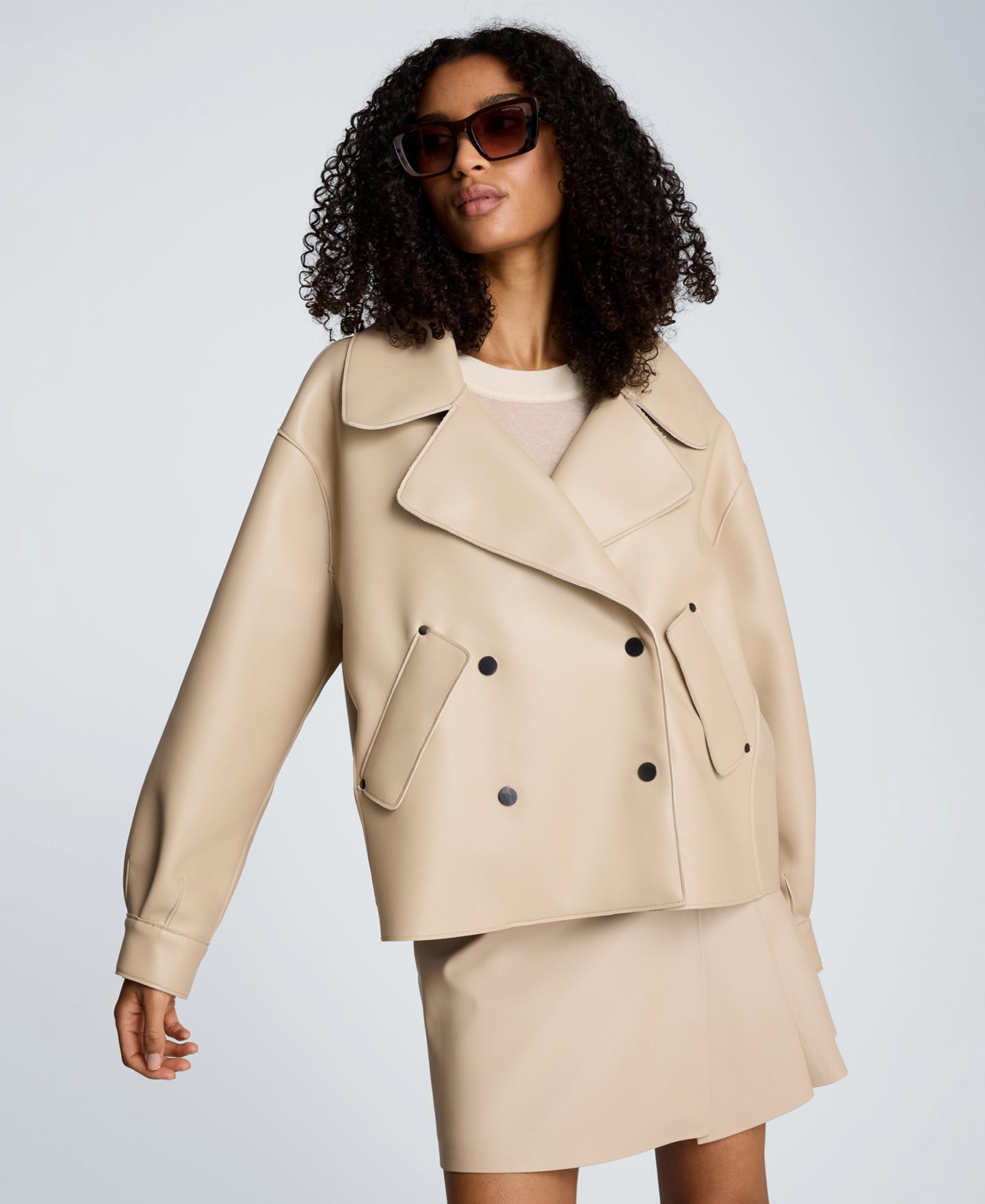 Женская куртка Kenneth Cole Notch Collar Short Trench, цвет: Burlap — фото 2