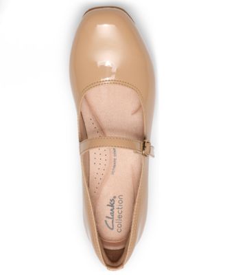 Women's Iridessa Rae Round Toe Dress Pumps