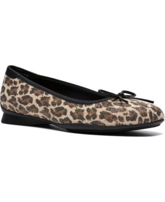 Women's Jazmynn Bow Round Toe Flats