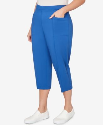 Plus Size The Royal Treatment Relaxed Flat Front Patch Pocket Capri Pants