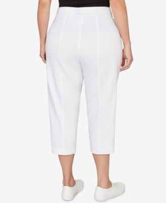 Plus Size The Royal Treatment Relaxed Flat Front Patch Pocket Capri Pants