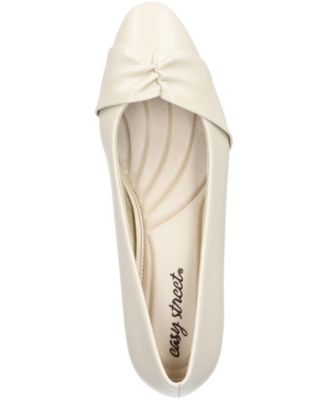 Lyanna Women's Block Heel Pumps