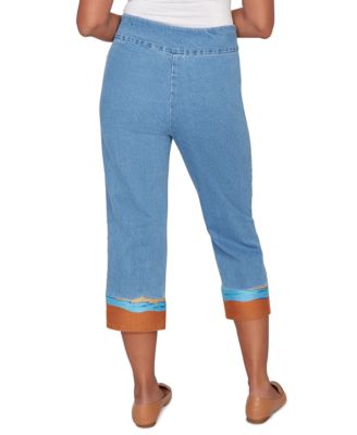 Petite Beachcomber Embroidered Capri Pants