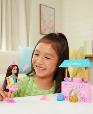 Family and Friends Club Chelsea Surprise Birthday Party Playset