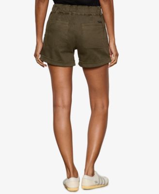 Women's Wander On Cuffed Hem Shorts