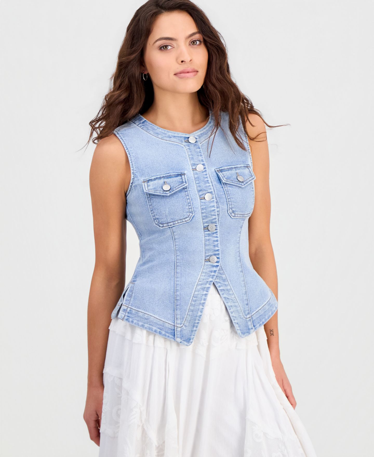 Женский жилет And Now This Petite Denim Flyaway Vest, цвет: Светлая варка — фото 1