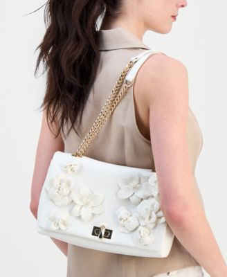 Soft Ajae 3D Flower Shoulder