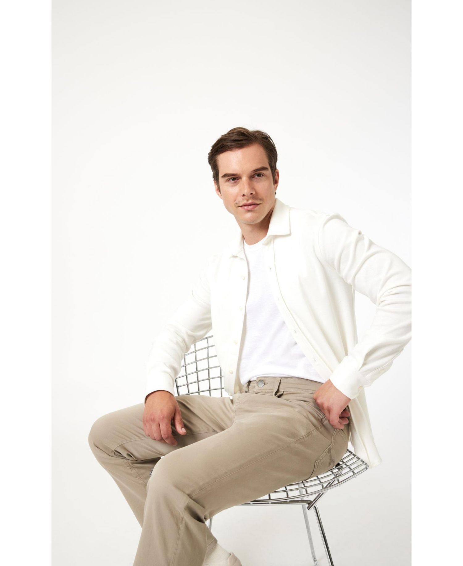 Men's Matt Relaxed Straight Leg In Sand Casual Twill