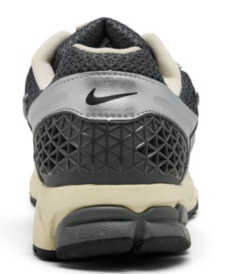 Men's Zoom Vomero 5 Casual Sneakers from Finish Line