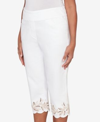 Women's  Natural Wonder Leaf Cut Out Super Stretch Denim Capri Jeans