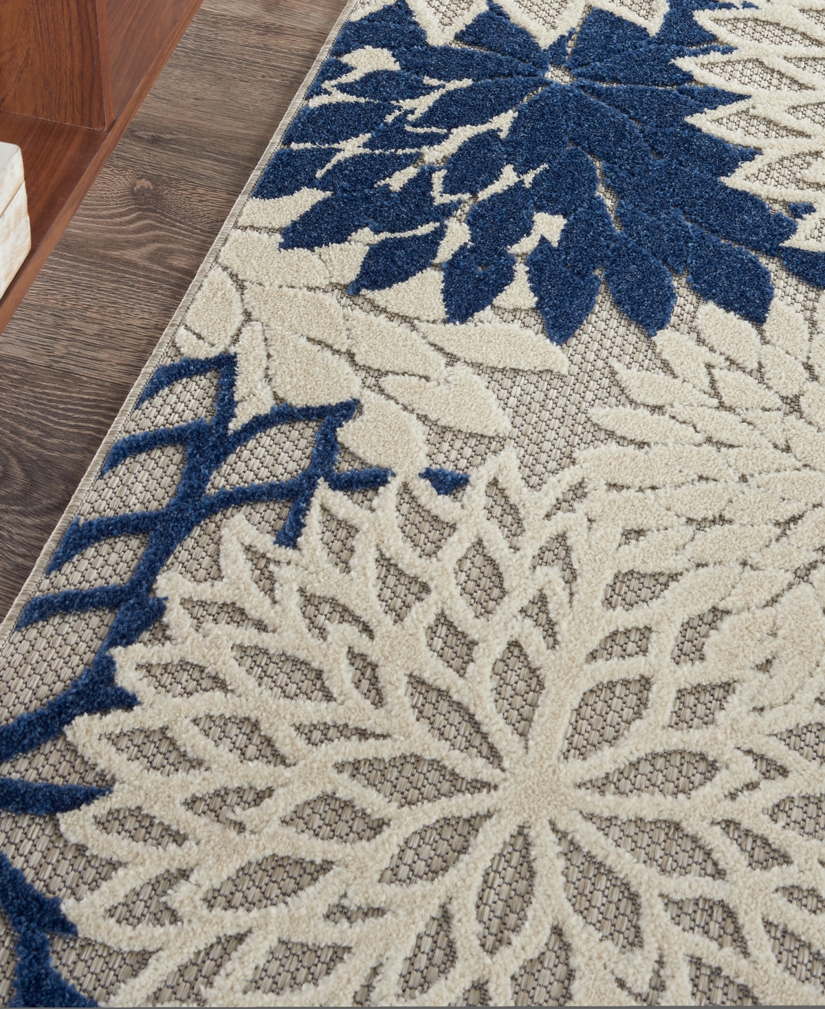 Nourison Home Aloha ALH05 Ivory and Navy 2'8" x 4' Outdoor Area Rug