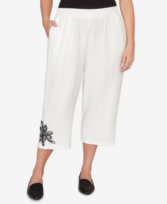 Plus Size Crowd Pleaser Floral Embroidered Relaxed Capri Pants