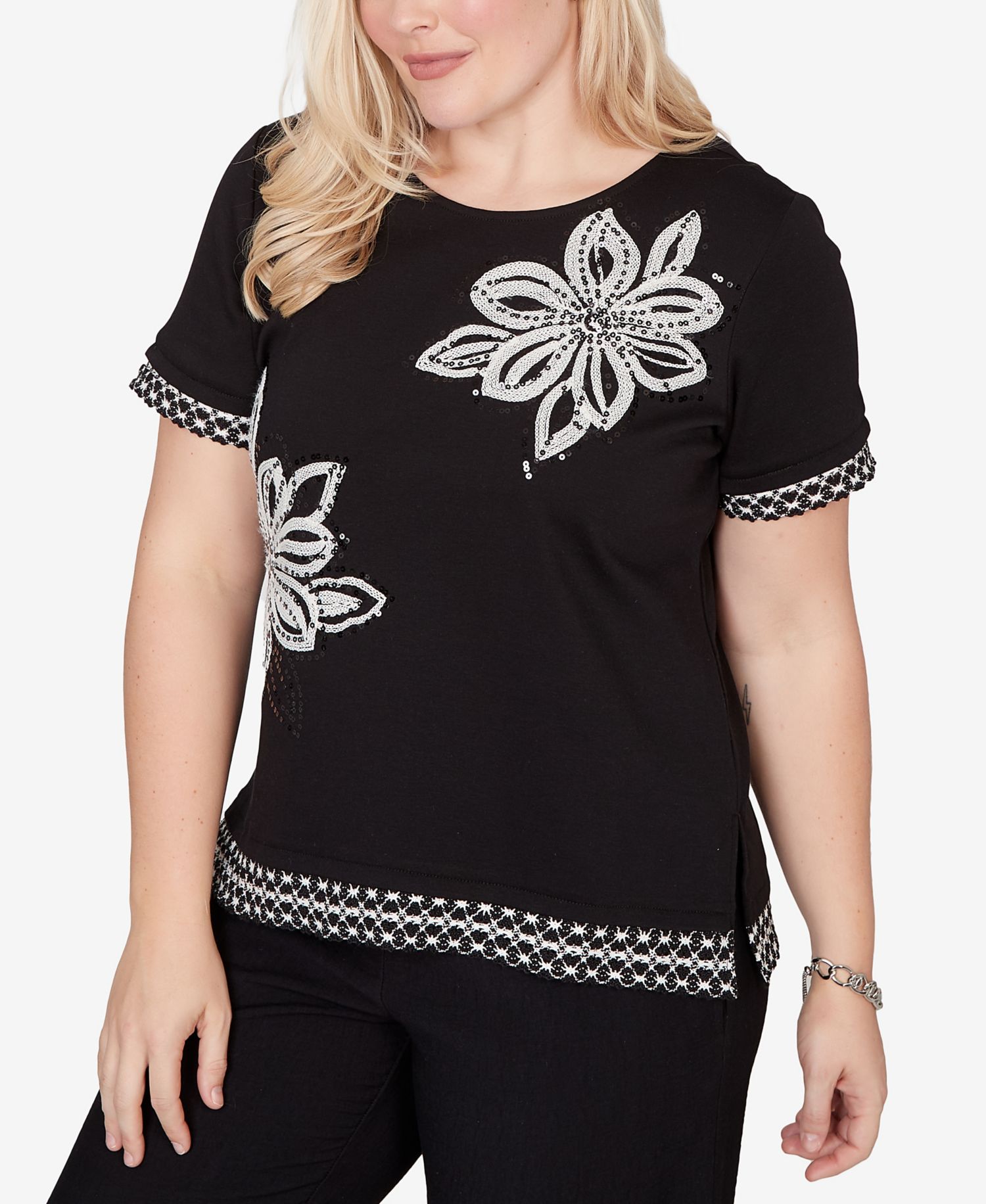 Petite Crowd Pleaser Flower Sequin Lace Border T-Shirt