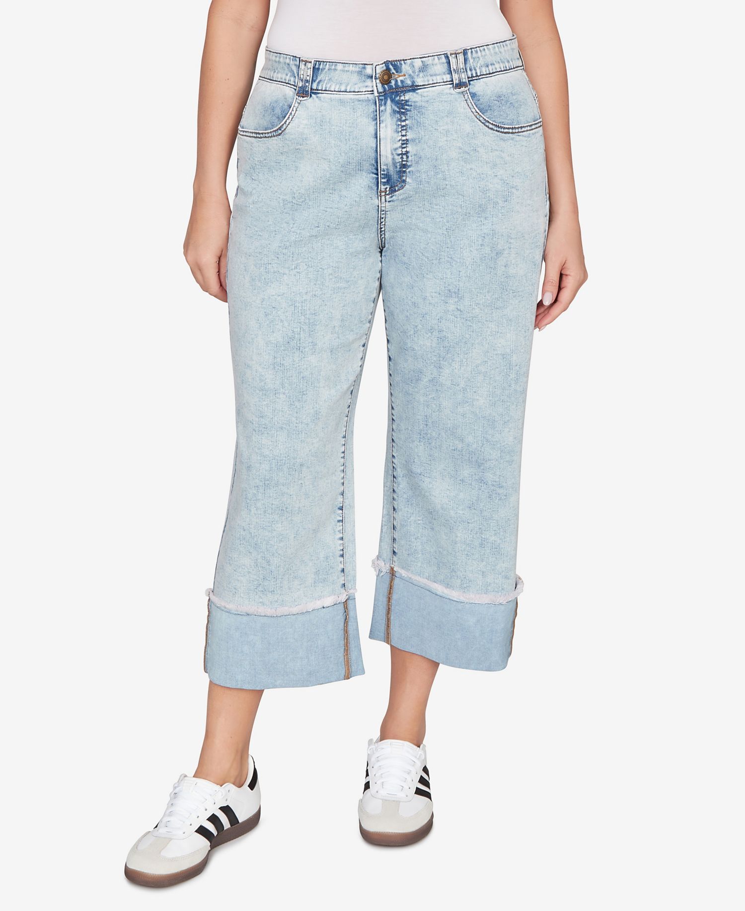 Plus Size Comfort Waist Wide-Leg Cropped Jeans