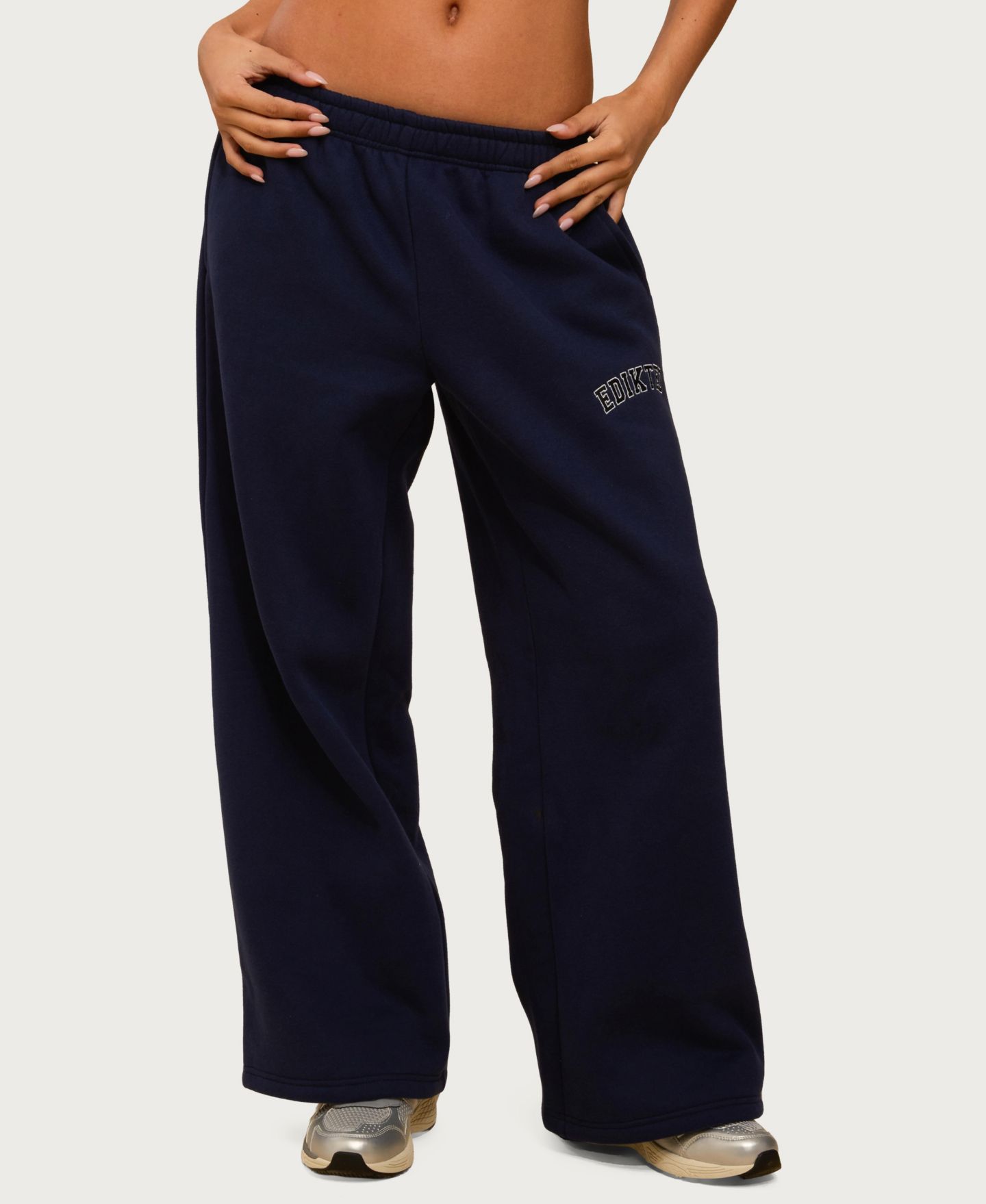 Женские брюки Edikted Major Sweatpants, цвет: Тёмно-синий — фото 1