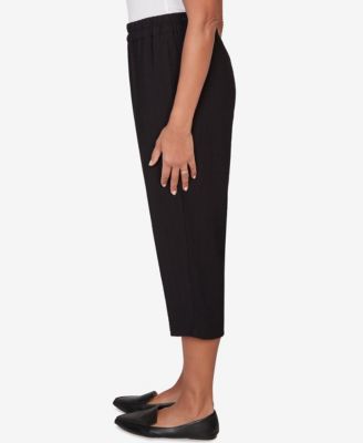 Women's Crowd Pleaser Paisley Embroidered Relaxed Capri Pants