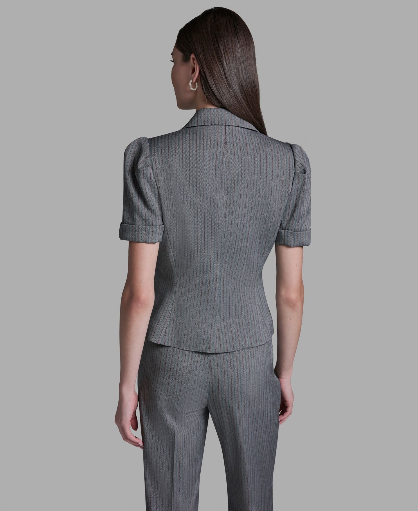 Женская куртка BCBG Short-Sleeve Single Button Stripe, цвет: Индиго ночной разноцветный — фото 8