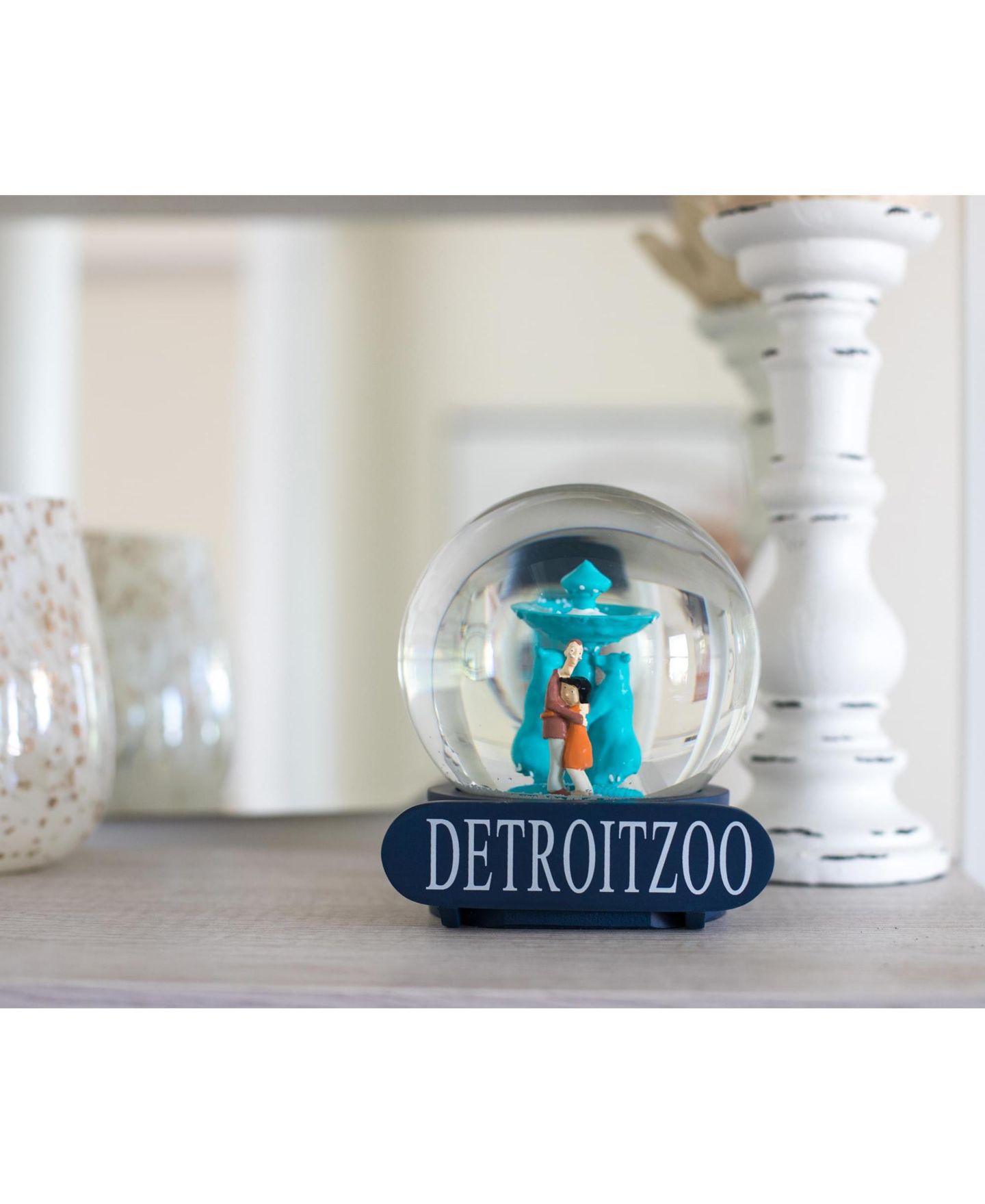 Детские фигурки Surreal Entertainment Coraline Detroit Zoo 6" Snow Globe, 1-Piece, Ages 14+, цвет: Синий — фото 4