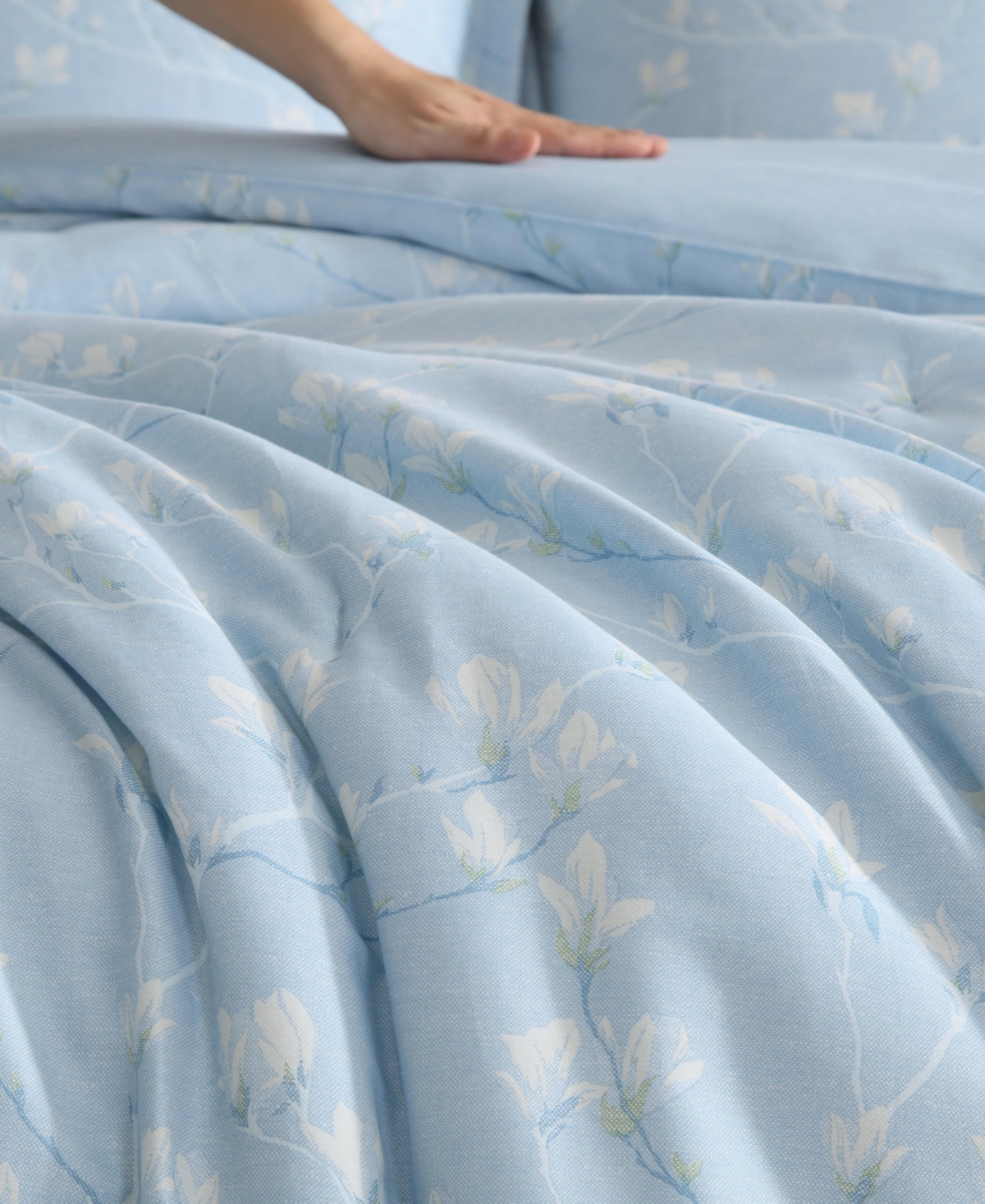 Laura Ashley Magnolia Grove 2-Pc. Comforter Set, Twin