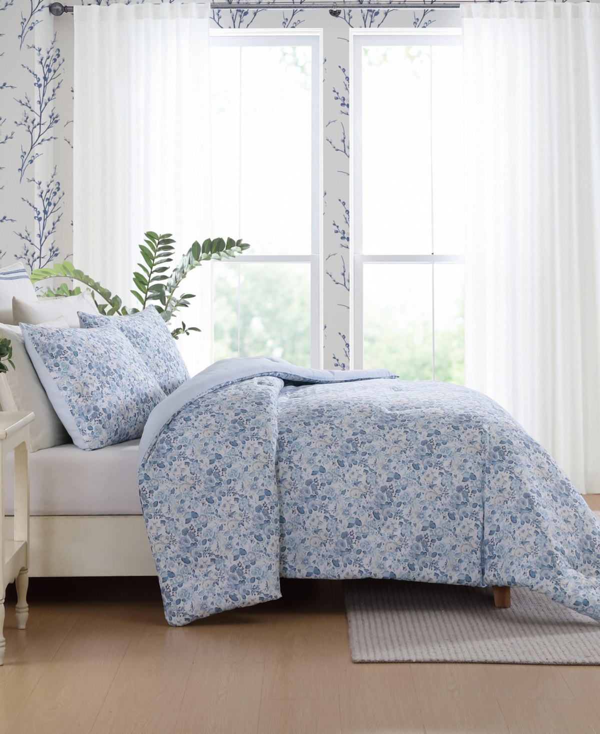 Laura Ashley Quartet Reversible -Pc. Comforter Set