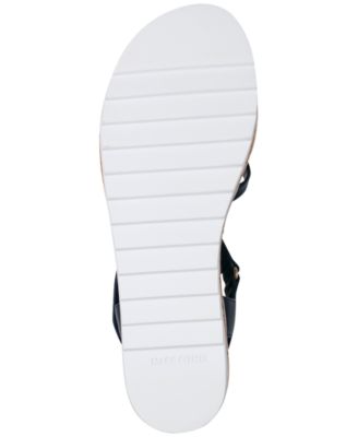 Women's Gyllie Flat Platform Sandals