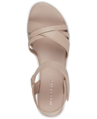 Women's Gyllie Flat Platform Sandals