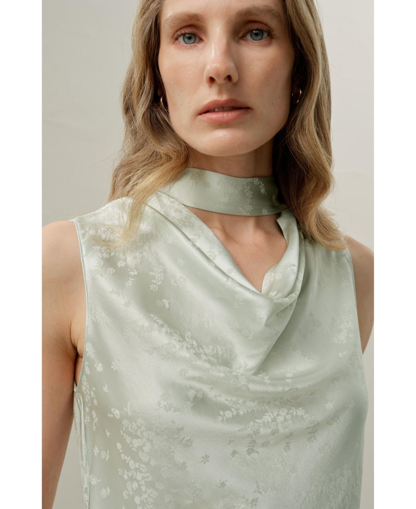 Женский топ LILYSILK Ying Jacquard Silk, цвет: Нефритовый зелёный — фото 5