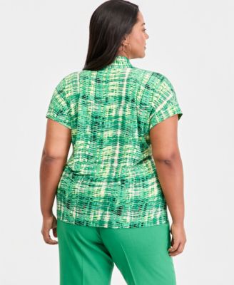 Plus Size Printed V-Neck Short-Sleeve Blouse 