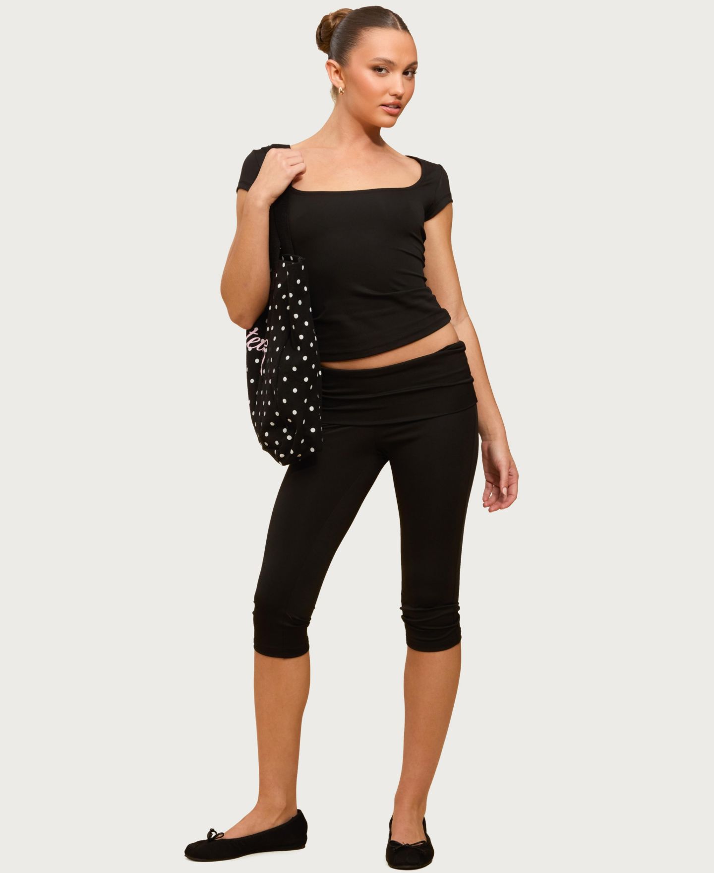 Женские леггинсы Edikted Ravena Foldover Capri, цвет: Чёрный — фото 5
