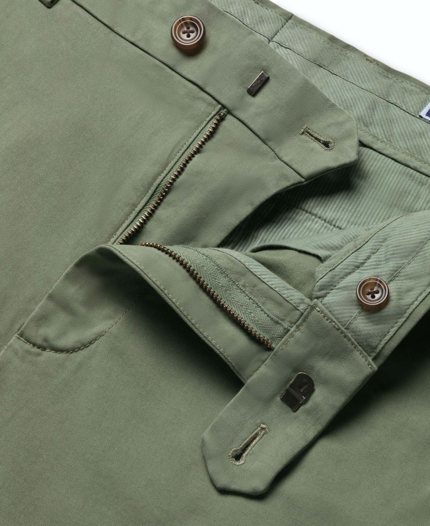 Мужские брюки Charles Tyrwhitt Tan Slim-Fit Washed Chino, цвет: Зелёный — фото 4