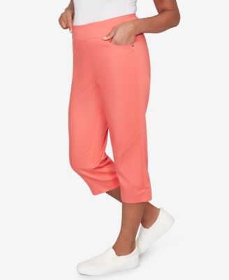 Petite Smooth Waist Easy Pull-On Capri Pants