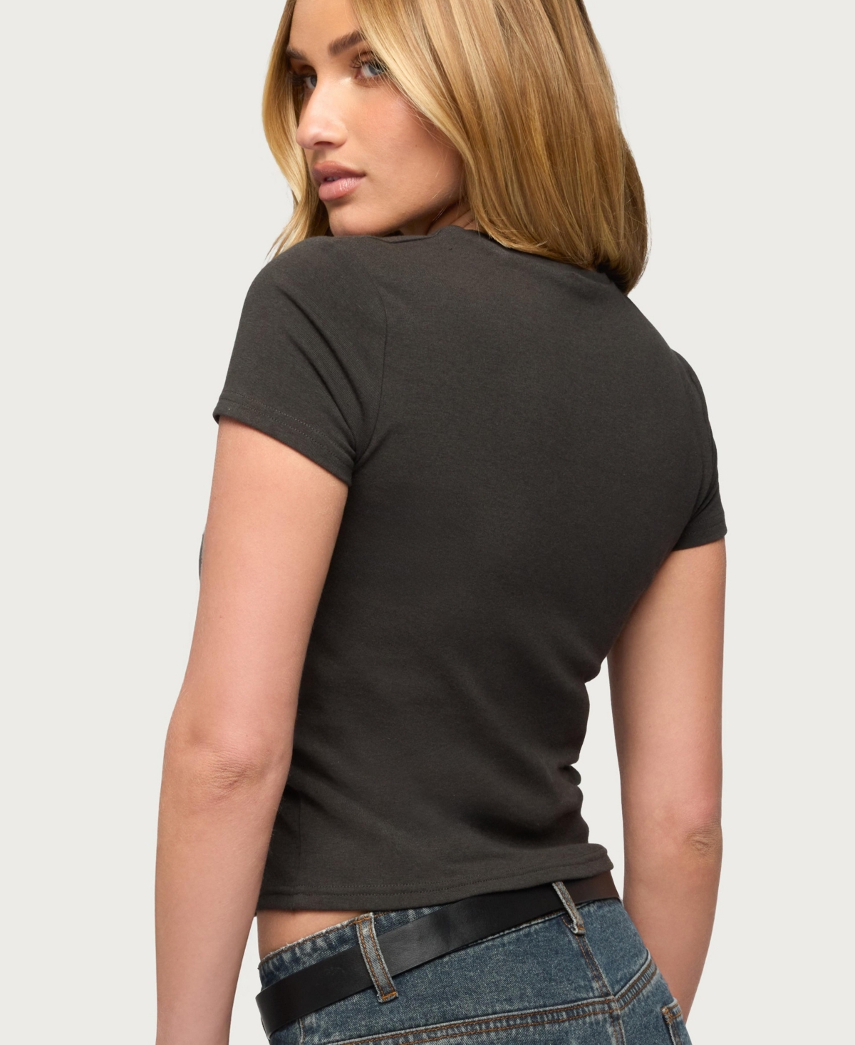 Edikted Women's Aitana Grommet Stud T Shirt