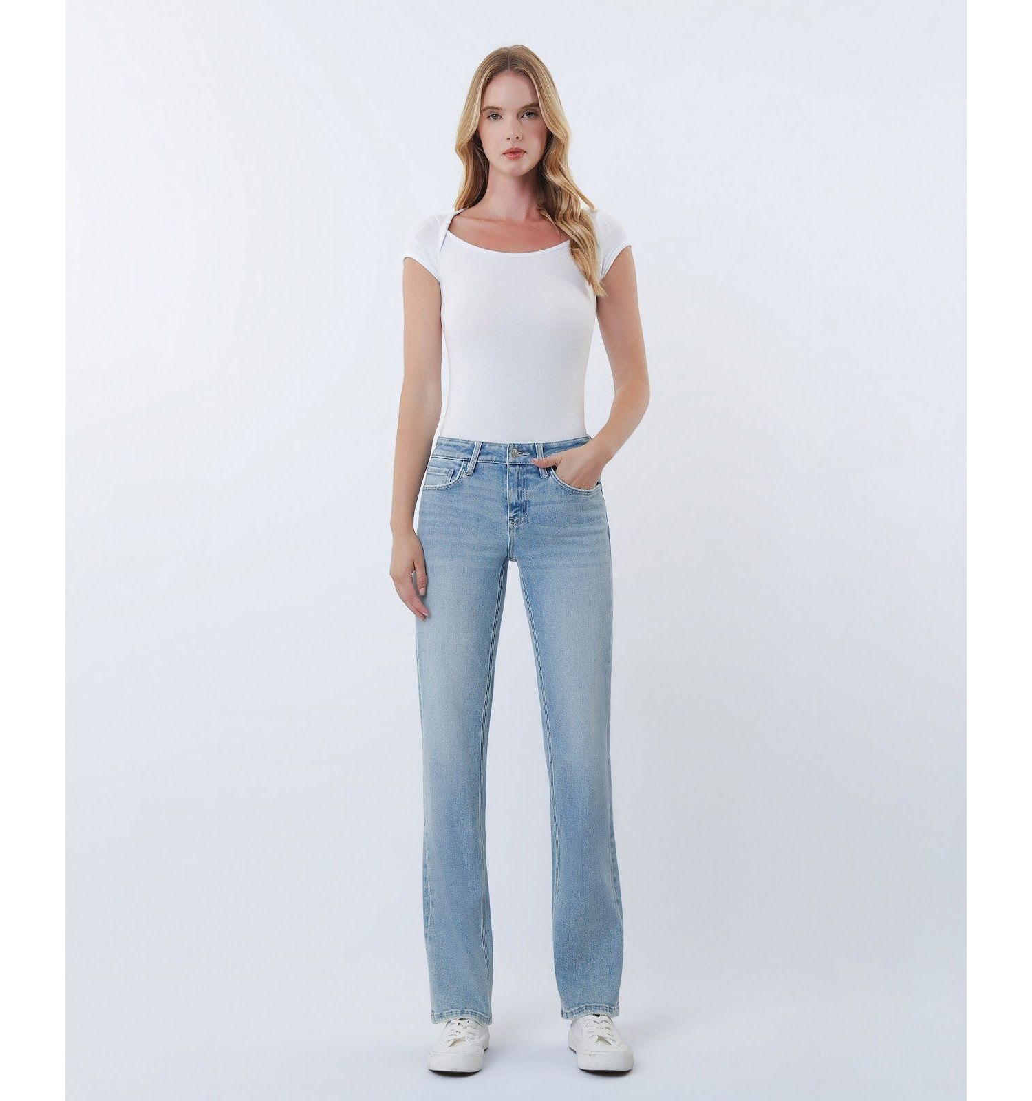 Women's Low Rise Straight Jeans With Tint