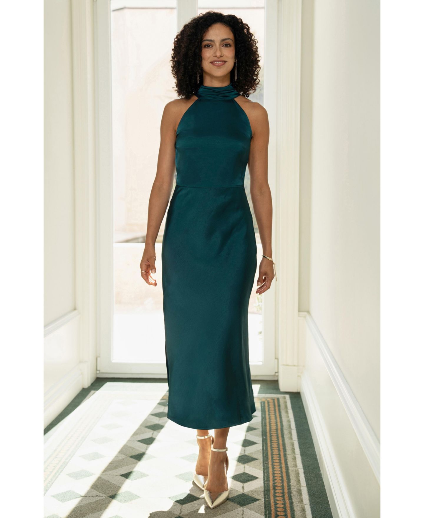 Женское платье Yumi Satin Halter Neck Midi, цвет: Зелёный — фото 8