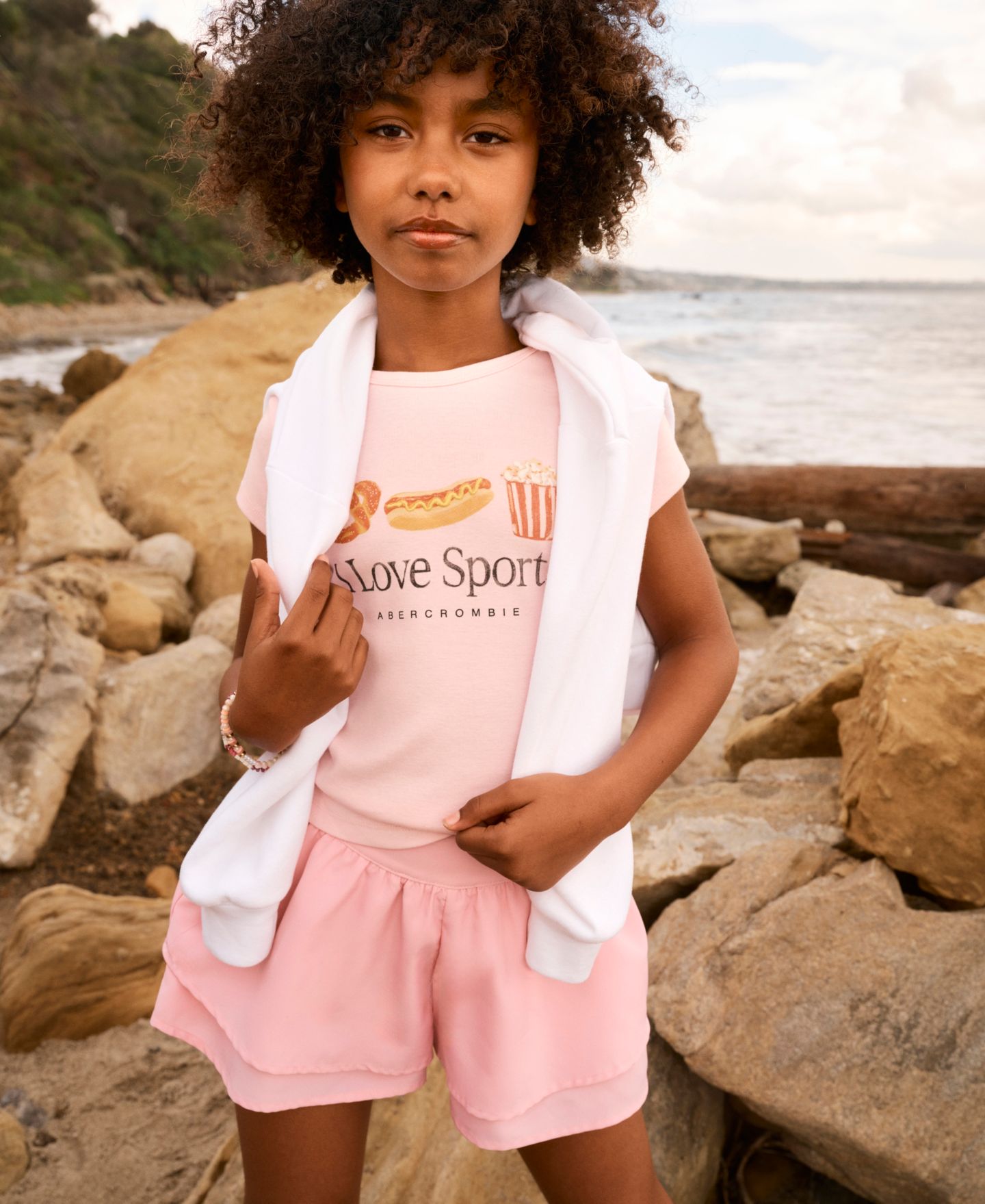 Футболка abercrombie kids Sports Baby Crewneck T-Shirt для девочек, цвет: Меловой розовый — фото 4