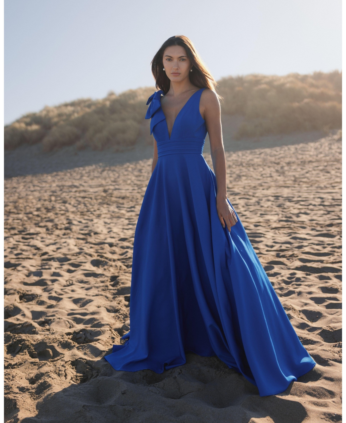 Mac Duggal Women's Crepe Sleeveless V Neck Ballgown With Bow