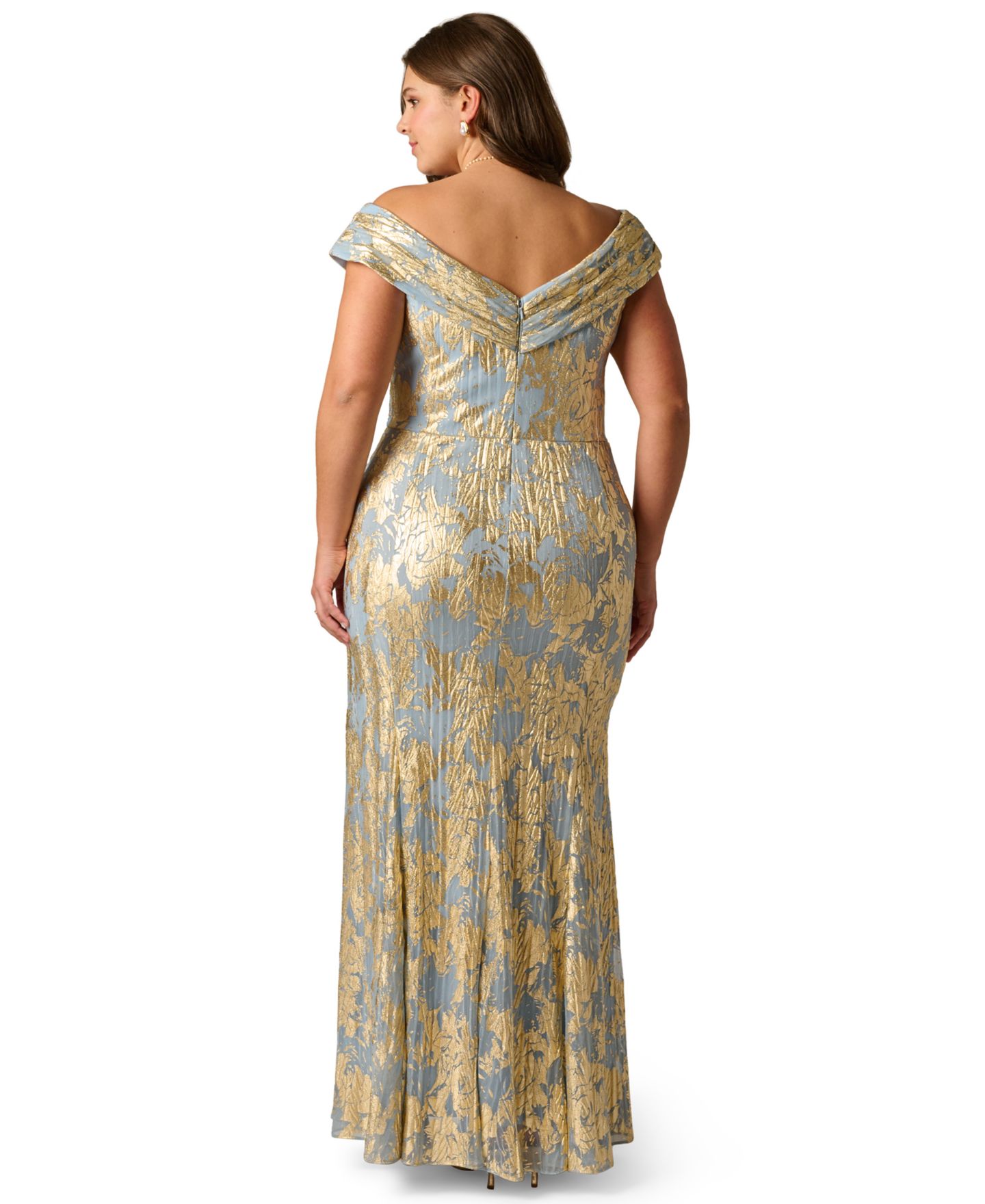 Женское платье Adrianna Papell Plus Size Foil Leaf Off-The-Shoulder Mermaid Gown, цвет: Светлый синий золотой — фото 3