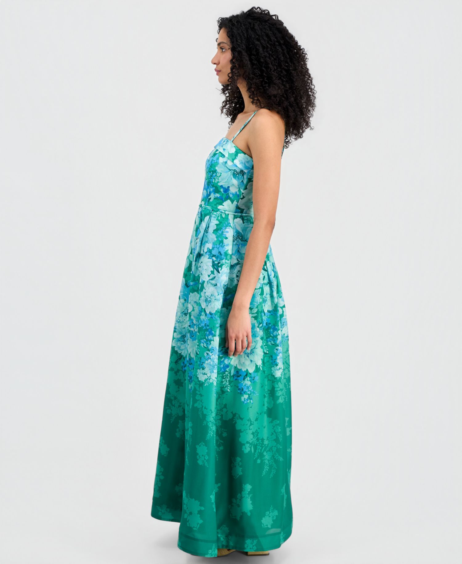 Women's Square-Neck Sleeveless Gown