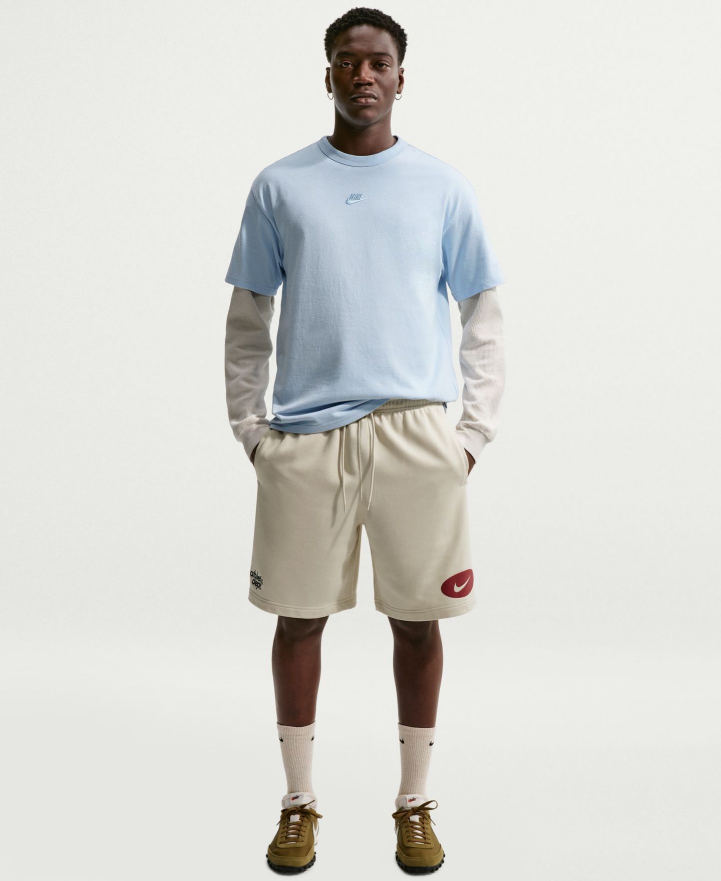 Мужские шорты Nike Sportswear Club French Terry Standard-Fit, цвет: Хаки / Обсидиановый — фото 2