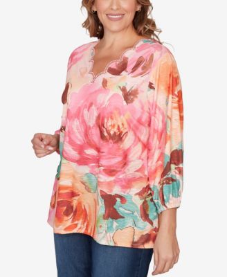 Plus Size Scalloped Neck Bold Floral Knit Top