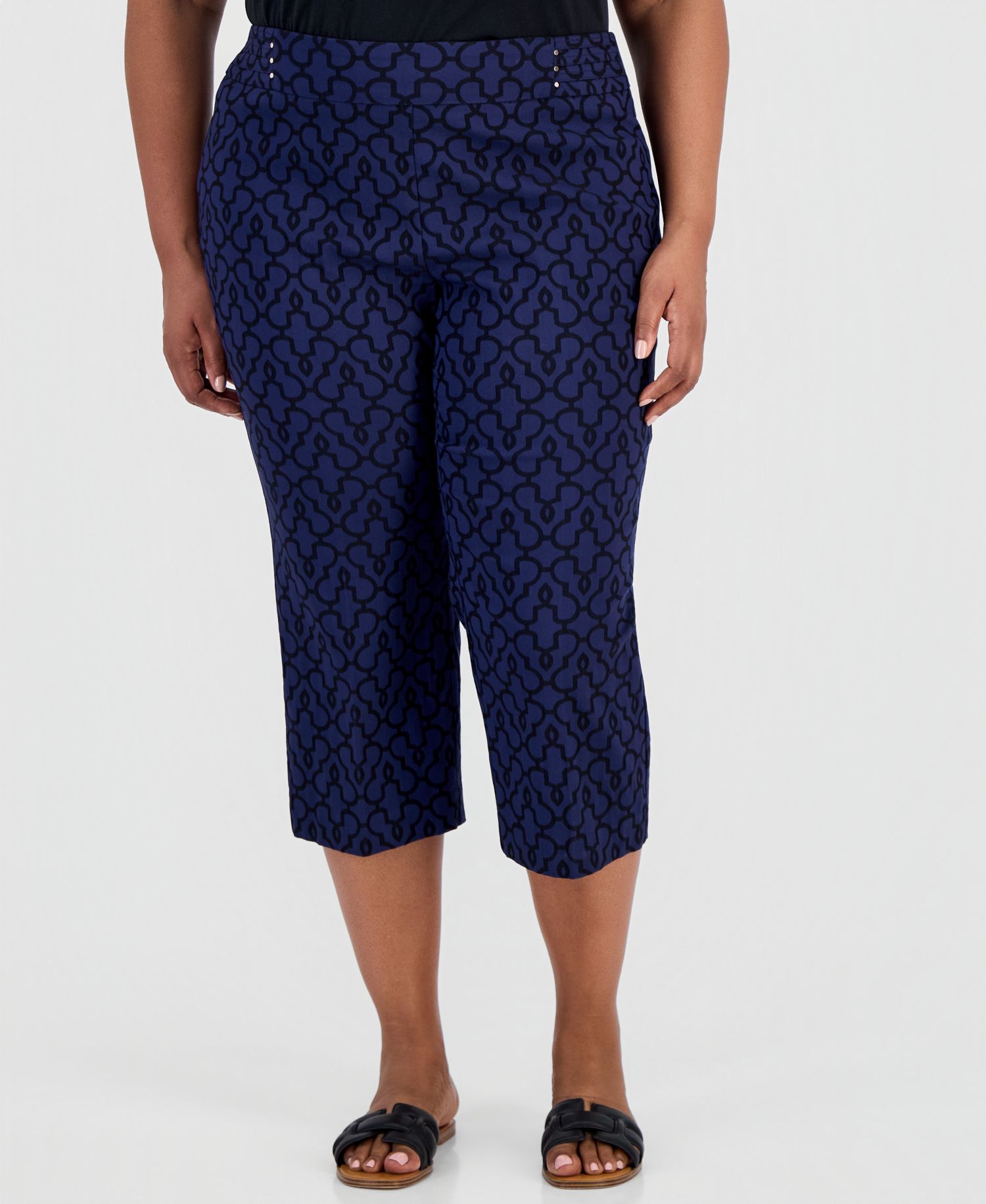 Plus Size Jacquard Rivet Capri Pants