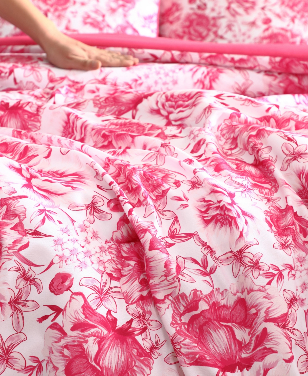 Betsey Johnson Sketch Toile Microfiber 5-Pc. Comforter Set