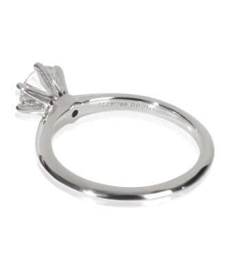 0.91 ct Round Brilliant Diamond Engagement Ring