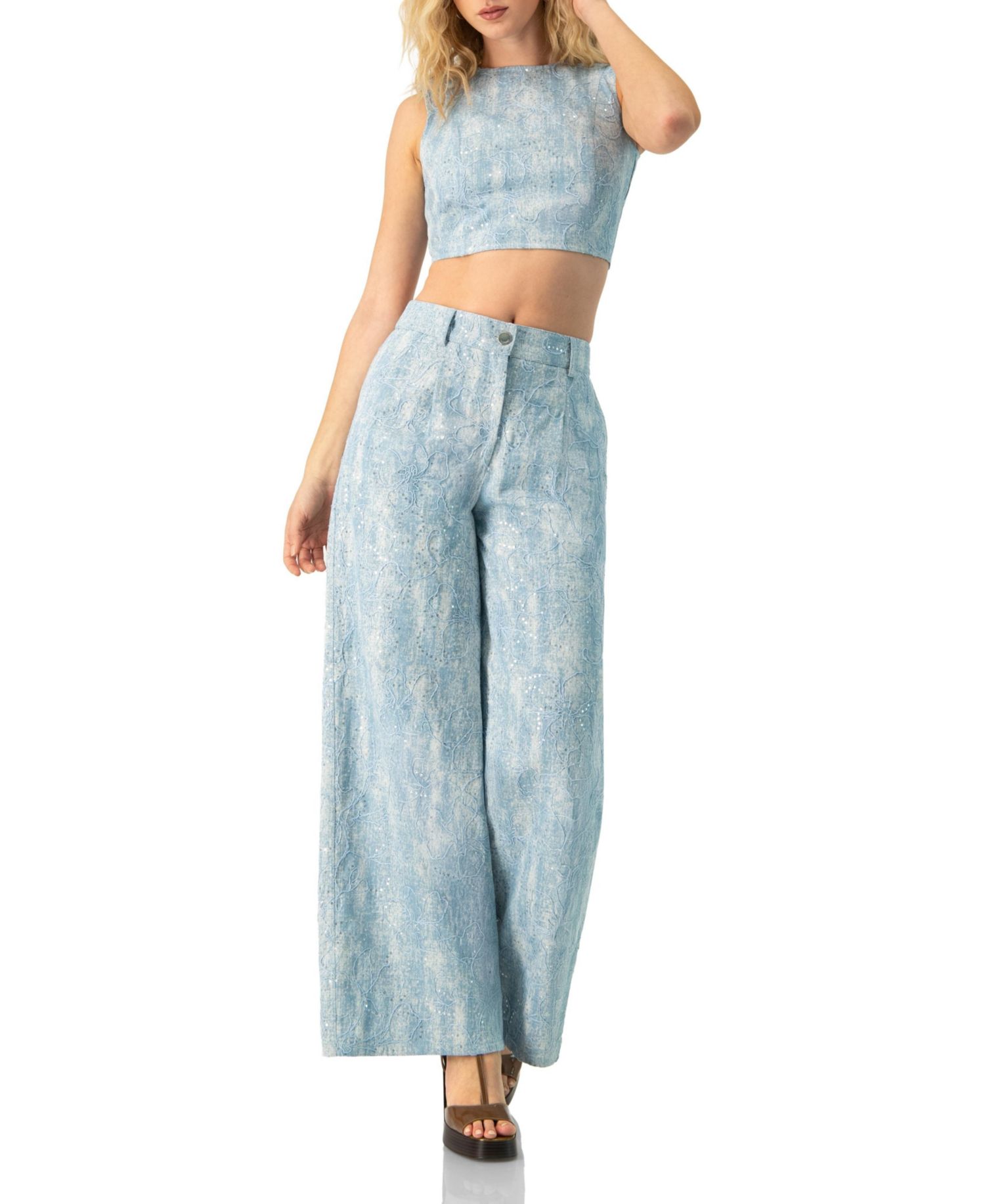 Women's Wide Leg Embroidered Jeans