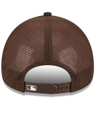 Men's Brown San Diego Padres 2026 Batting Practice Alternate Apex 9FORTY Adjustable Hat