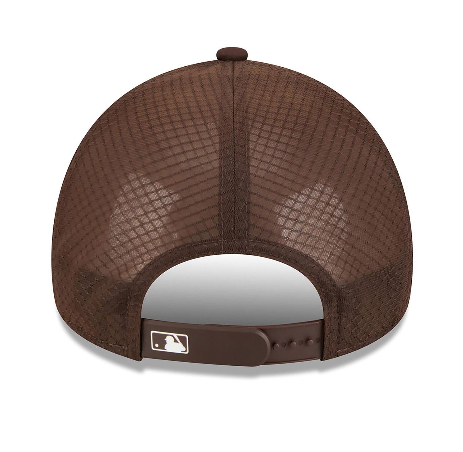 Men's Brown San Diego Padres 2026 Batting Practice Alternate Apex 9FORTY Adjustable Hat