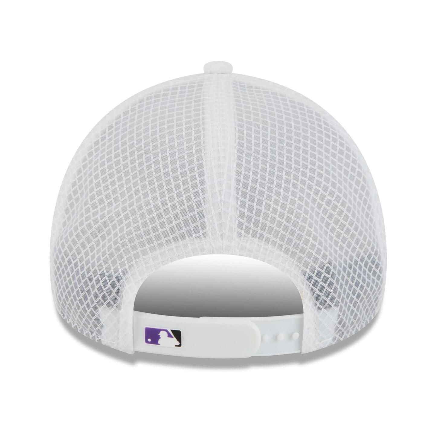Мужская кепка New Era White Colorado Rockies 2026 Batting Practice Apex 9FORTY Adjustable Trucker Hat — фото 2