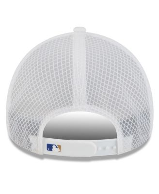 Men's White Kansas City Royals 2026 Batting Practice Apex 9FORTY Adjustable Trucker Hat