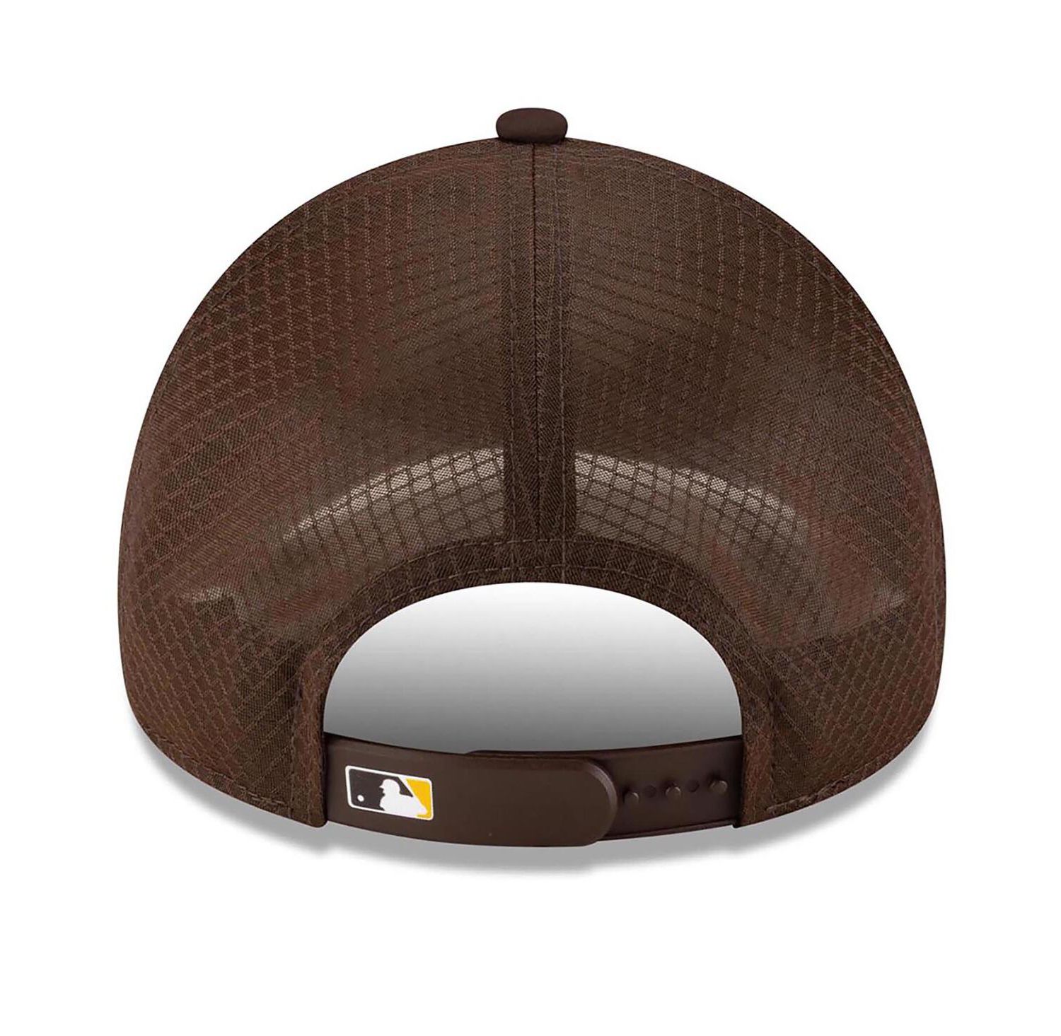 Men's Brown San Diego Padres 2026 Batting Practice Apex 9FORTY Adjustable Trucker Hat